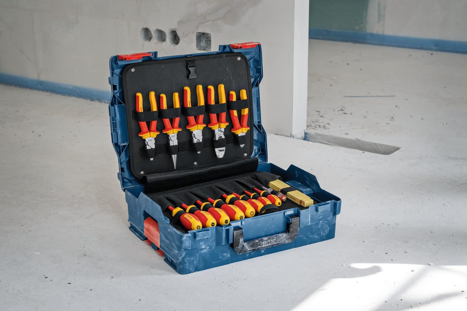 MALETÍN PROFESSIONAL BOSCH DE ELECTRICISTA 37 UDS
